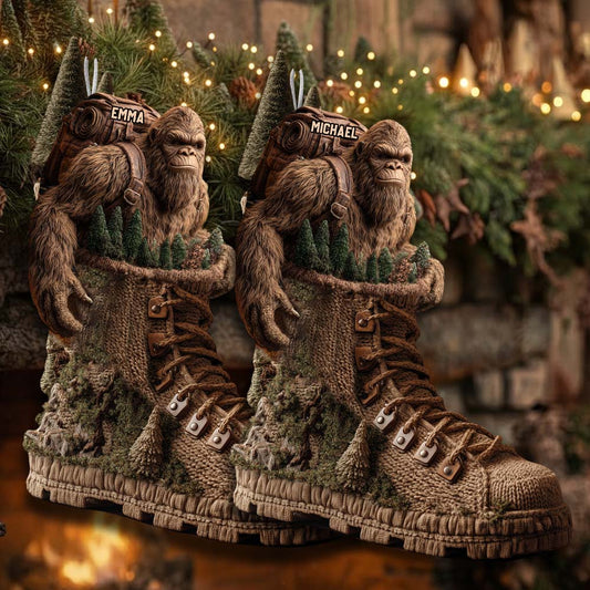 Into The Wood – Personalisierter Weihnachtsstrumpf in Wanderform