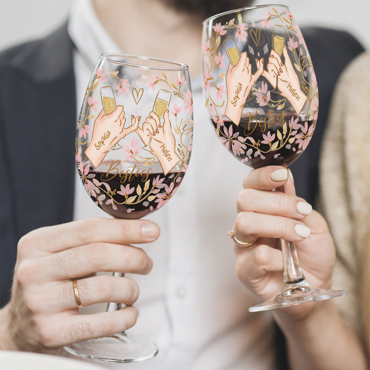 Beste Freundinnen – Ein weiteres Jahr zusammen – Personalisiertes Weinglas mit langem Stiel