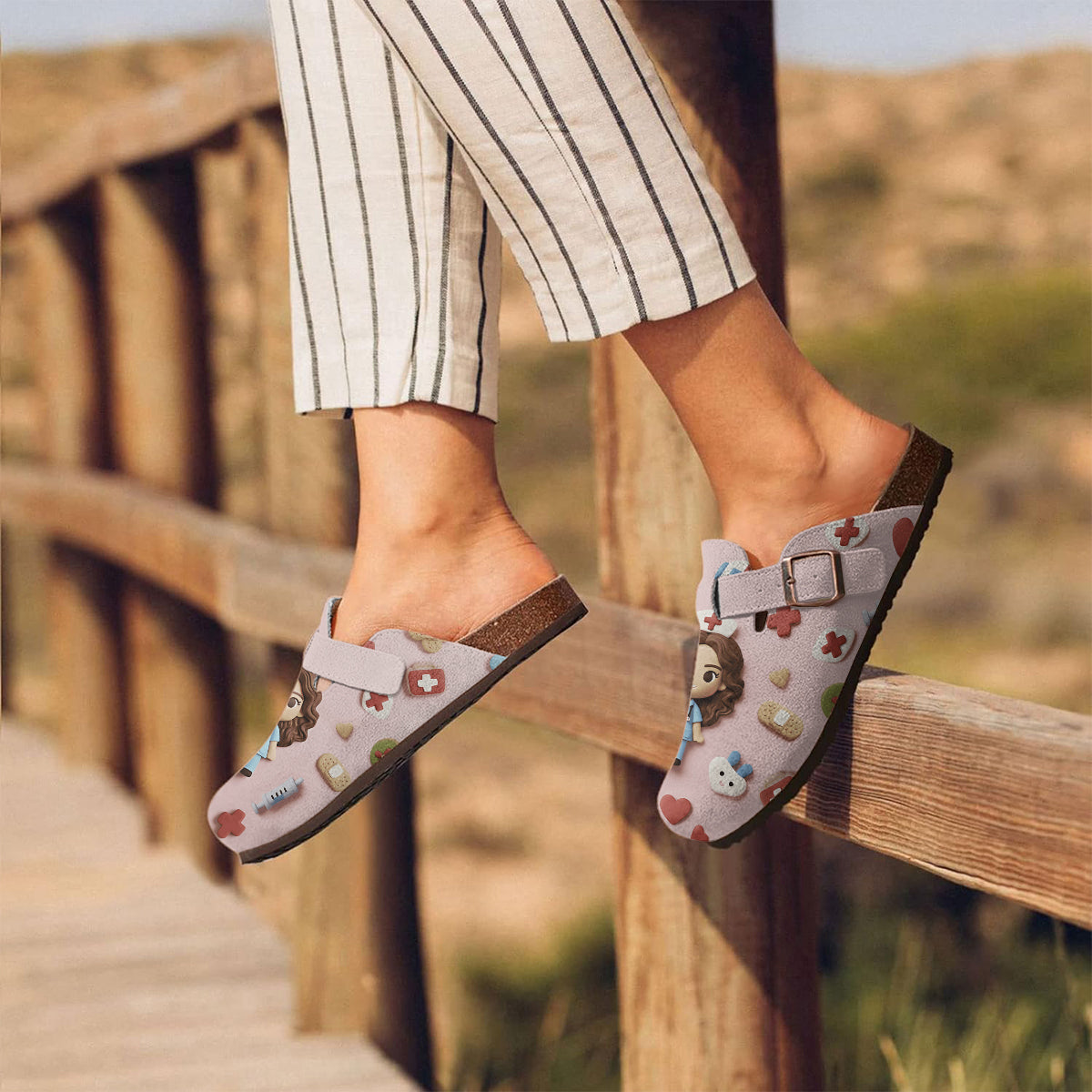 Stolz, Krankenschwester zu sein – personalisierte Pflegeclogs mit Fußgewölbeunterstützung