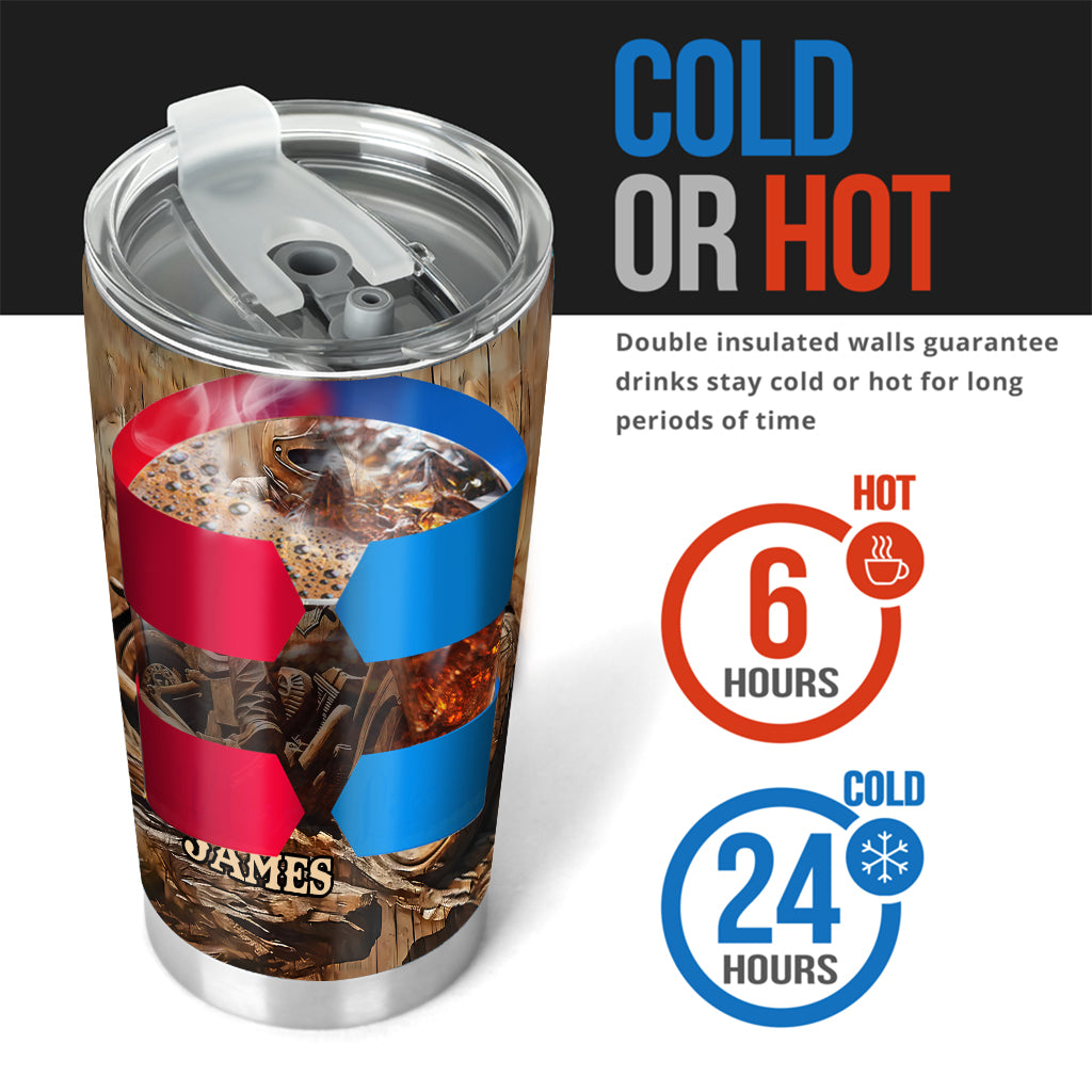 Unterschätze niemals einen alten Mann mit einem Motorrad – personalisierter Biker-Trinkbecher