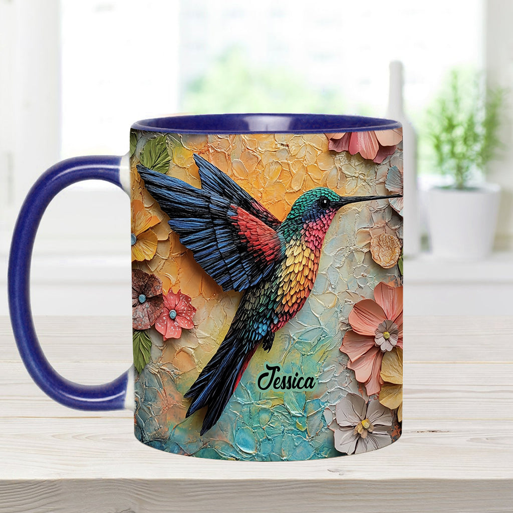 Atemberaubende Fliege – Personalisierte Tasse mit Kolibri-Akzent