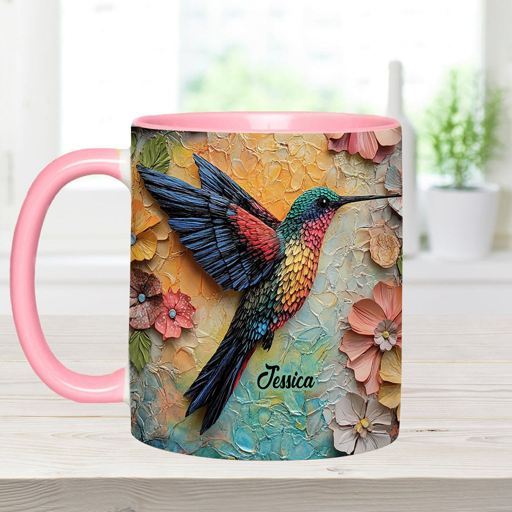 Atemberaubende Fliege – Personalisierte Tasse mit Kolibri-Akzent