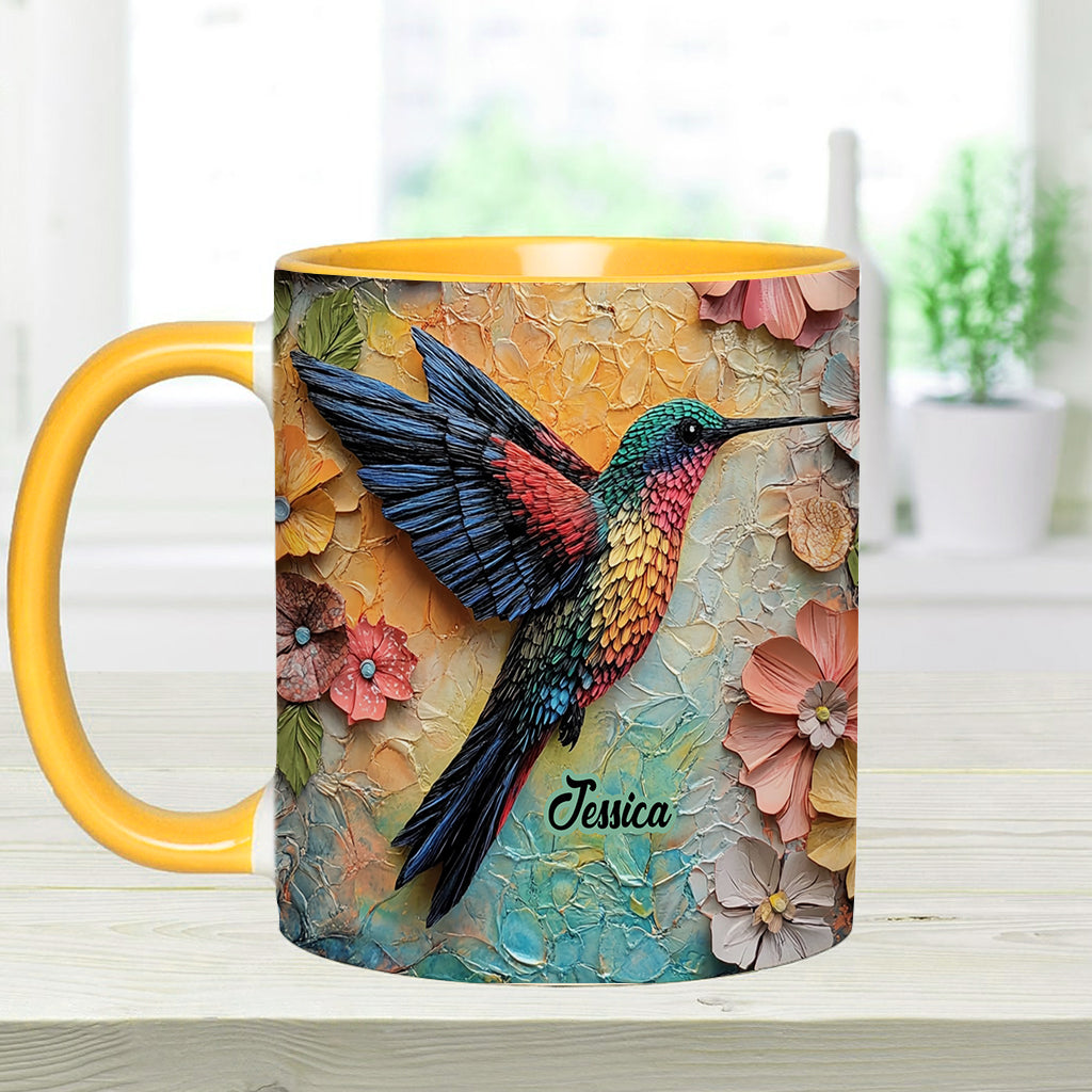 Atemberaubende Fliege – Personalisierte Tasse mit Kolibri-Akzent