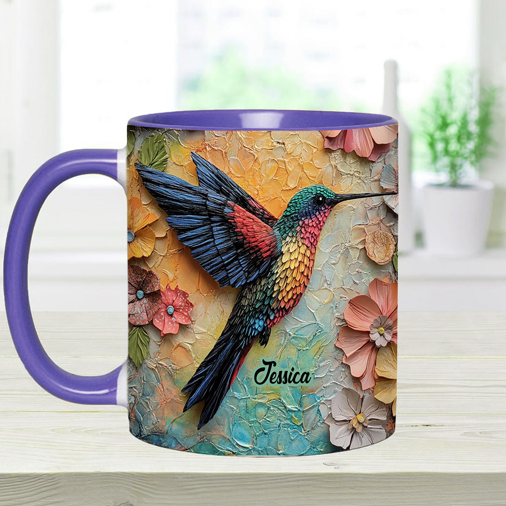 Atemberaubende Fliege – Personalisierte Tasse mit Kolibri-Akzent