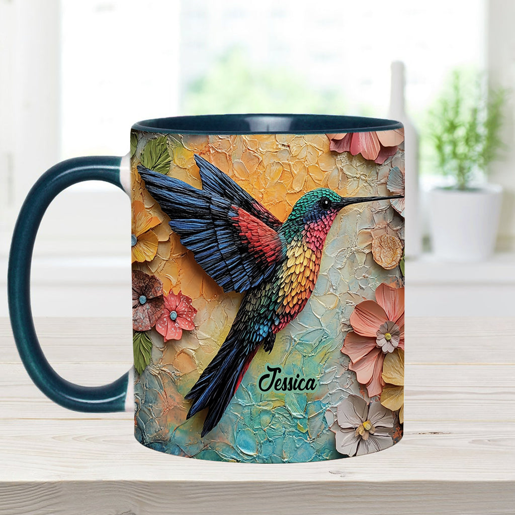 Atemberaubende Fliege – Personalisierte Tasse mit Kolibri-Akzent
