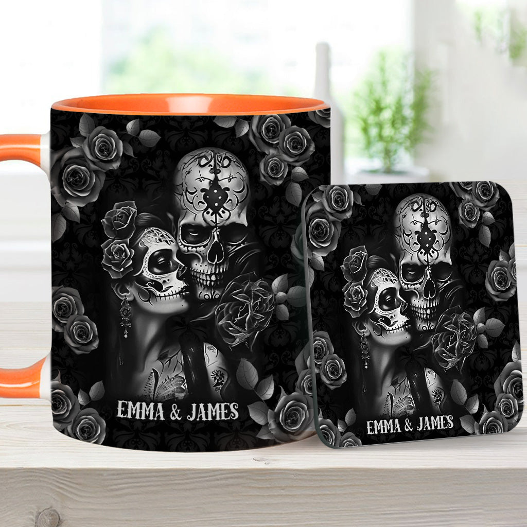 „It's You & Me“ – personalisierte Tasse mit Totenkopf-Akzent