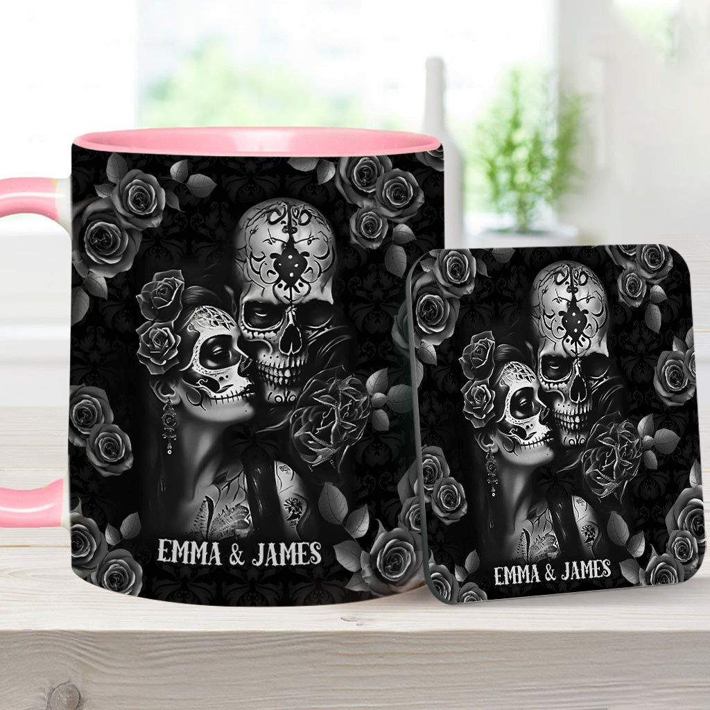 „It's You & Me“ – personalisierte Tasse mit Totenkopf-Akzent