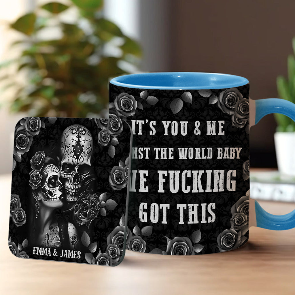 „It's You & Me“ – personalisierte Tasse mit Totenkopf-Akzent
