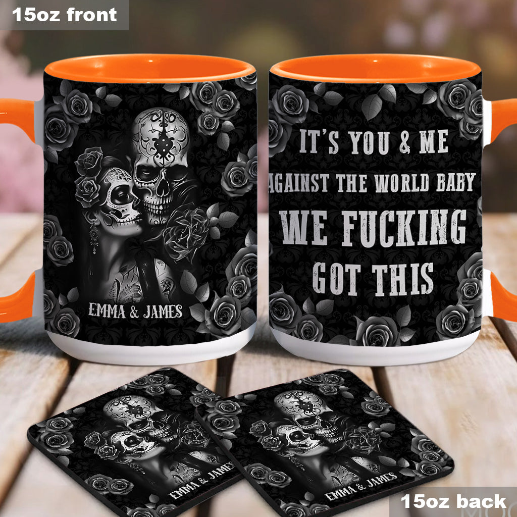 „It's You & Me“ – personalisierte Tasse mit Totenkopf-Akzent