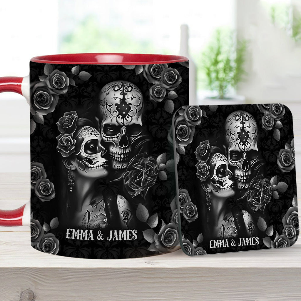 „It's You & Me“ – personalisierte Tasse mit Totenkopf-Akzent