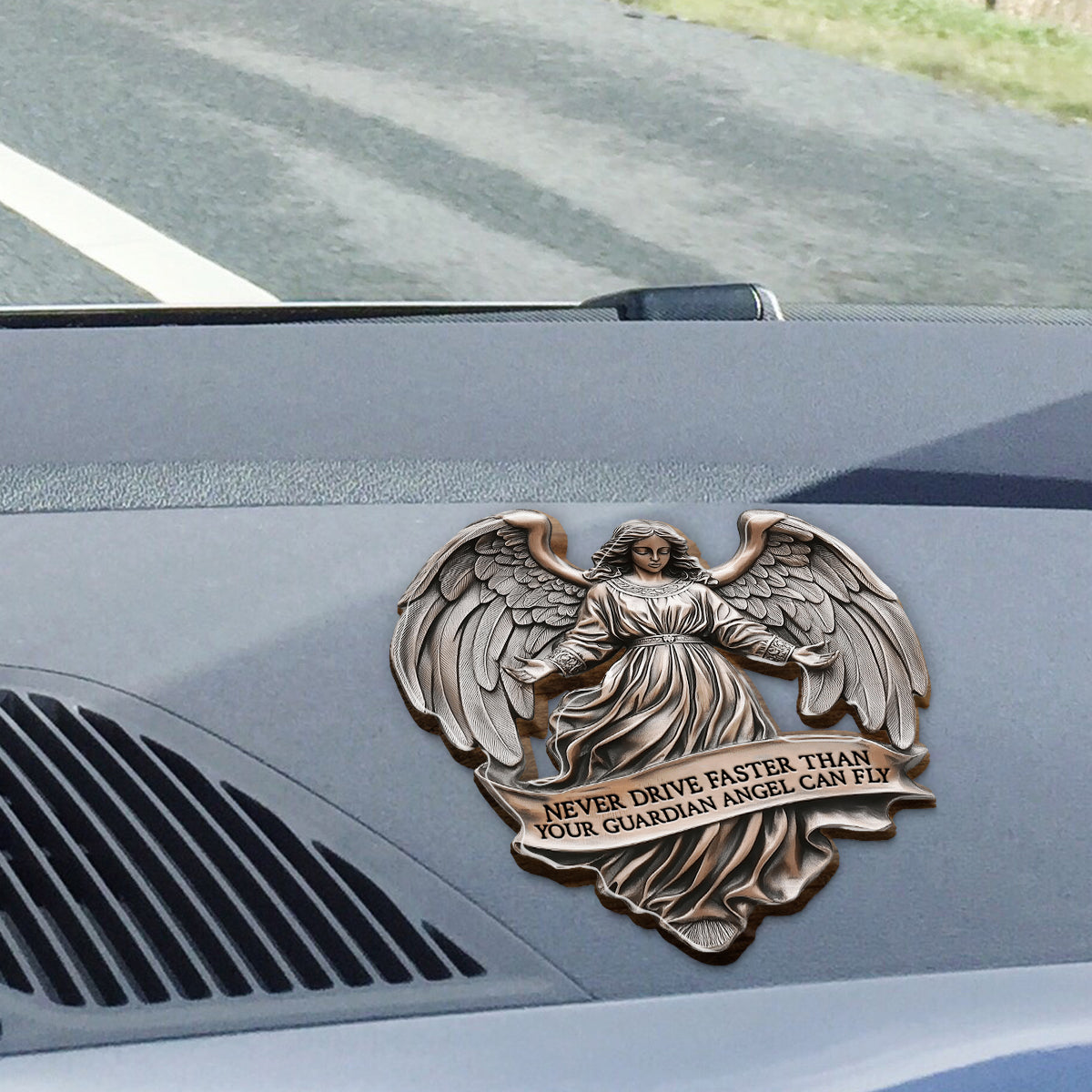 Fahre niemals schneller, als dein Schutzengel fliegen kann – Personalisierter, christusförmiger Auto-Sonnenblendenclip