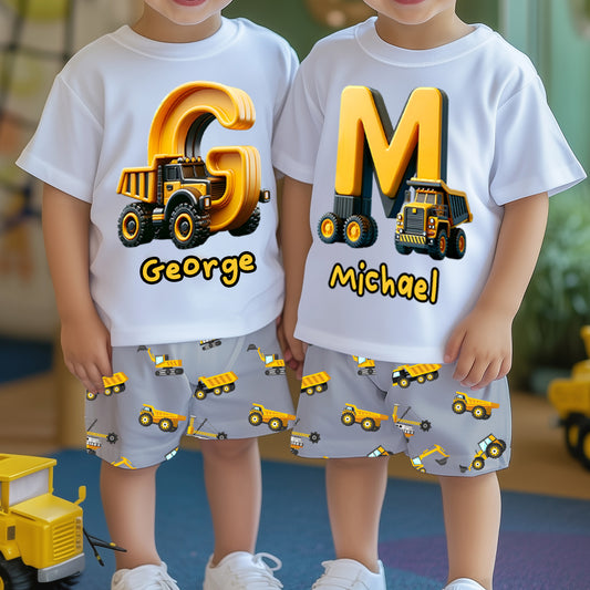 Cooles LKW-Alphabet – Personalisiertes Kinder-T-Shirt & Shorts