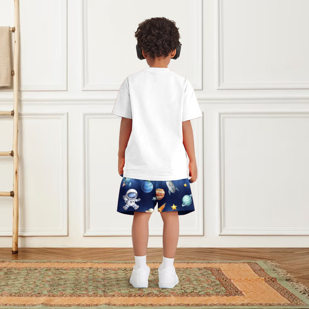 Cooles Weltraum-Alphabet – Personalisiertes Kinder-T-Shirt & Shorts
