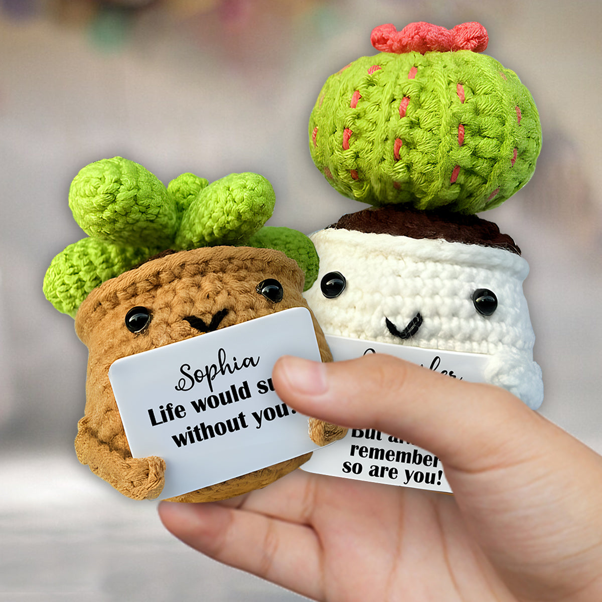 Gehäkelter Kaktus mit positivem Spruch – personalisierte, handgestrickte Kaktusfigur