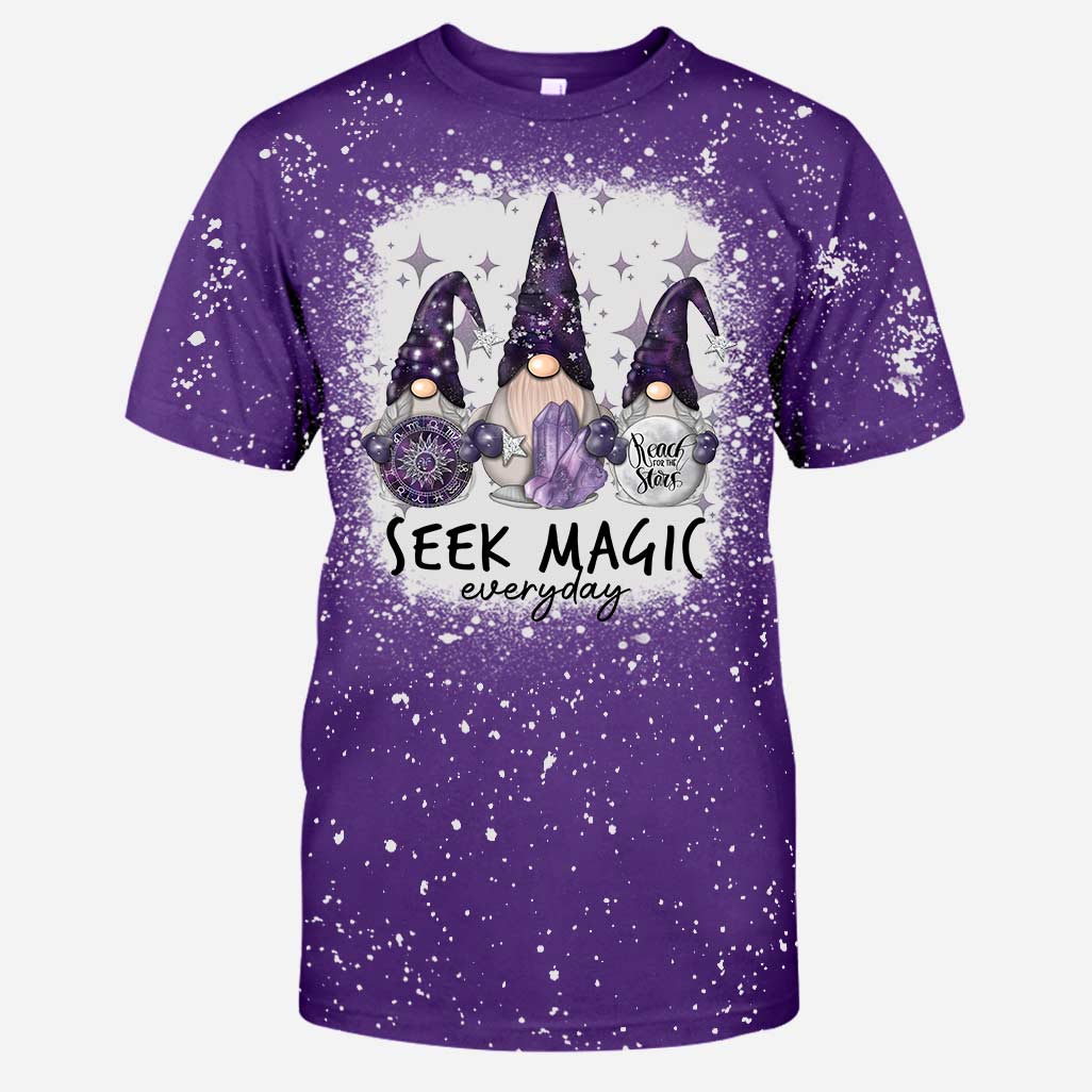 Suche jeden Tag nach Magie – Handgefertigte gebleichte Halloween-Hexen-Shirts