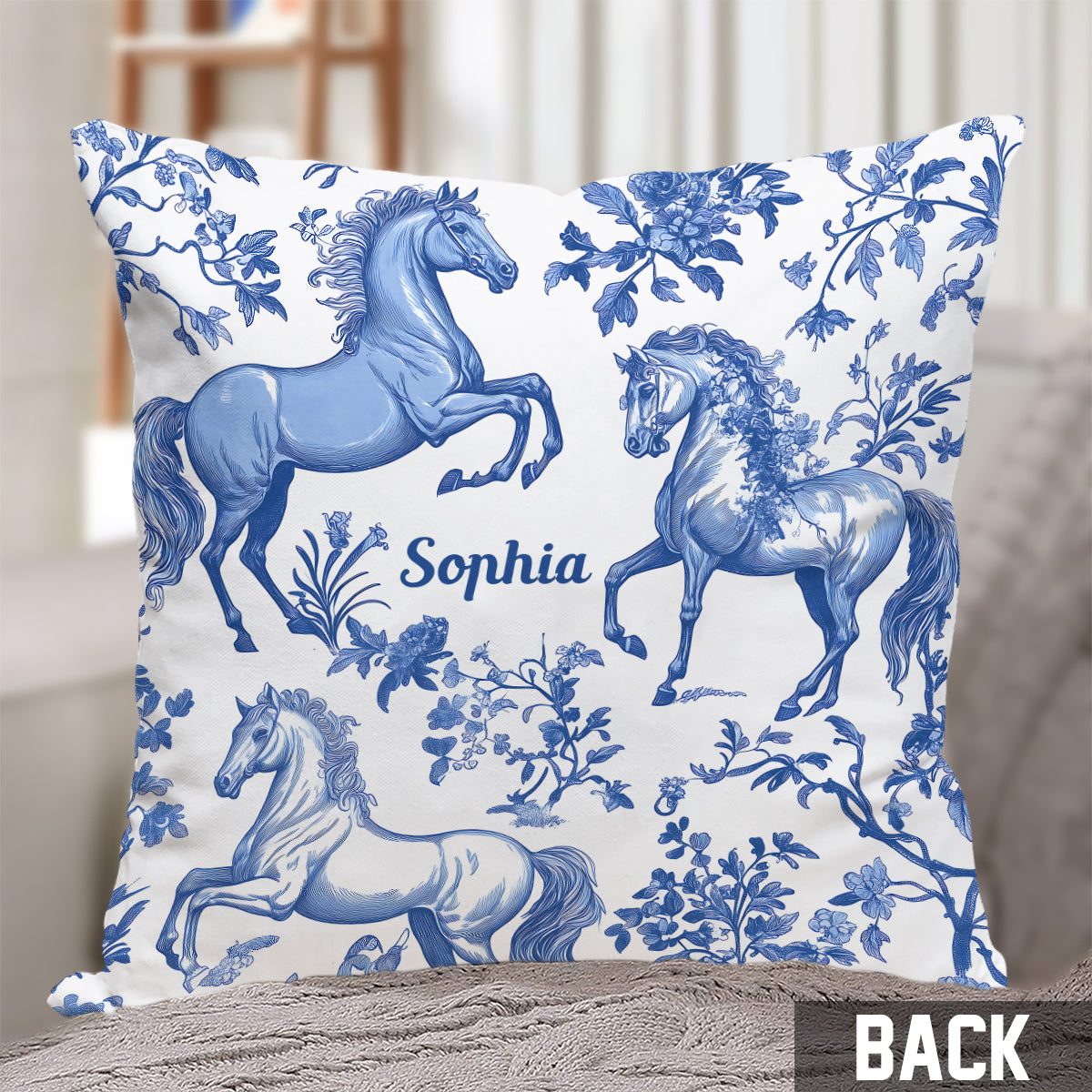 Pferde-Dekokissen in Blau-Weiß-Toile-de-Jouy – Personalisiertes Pferde-Dekokissen