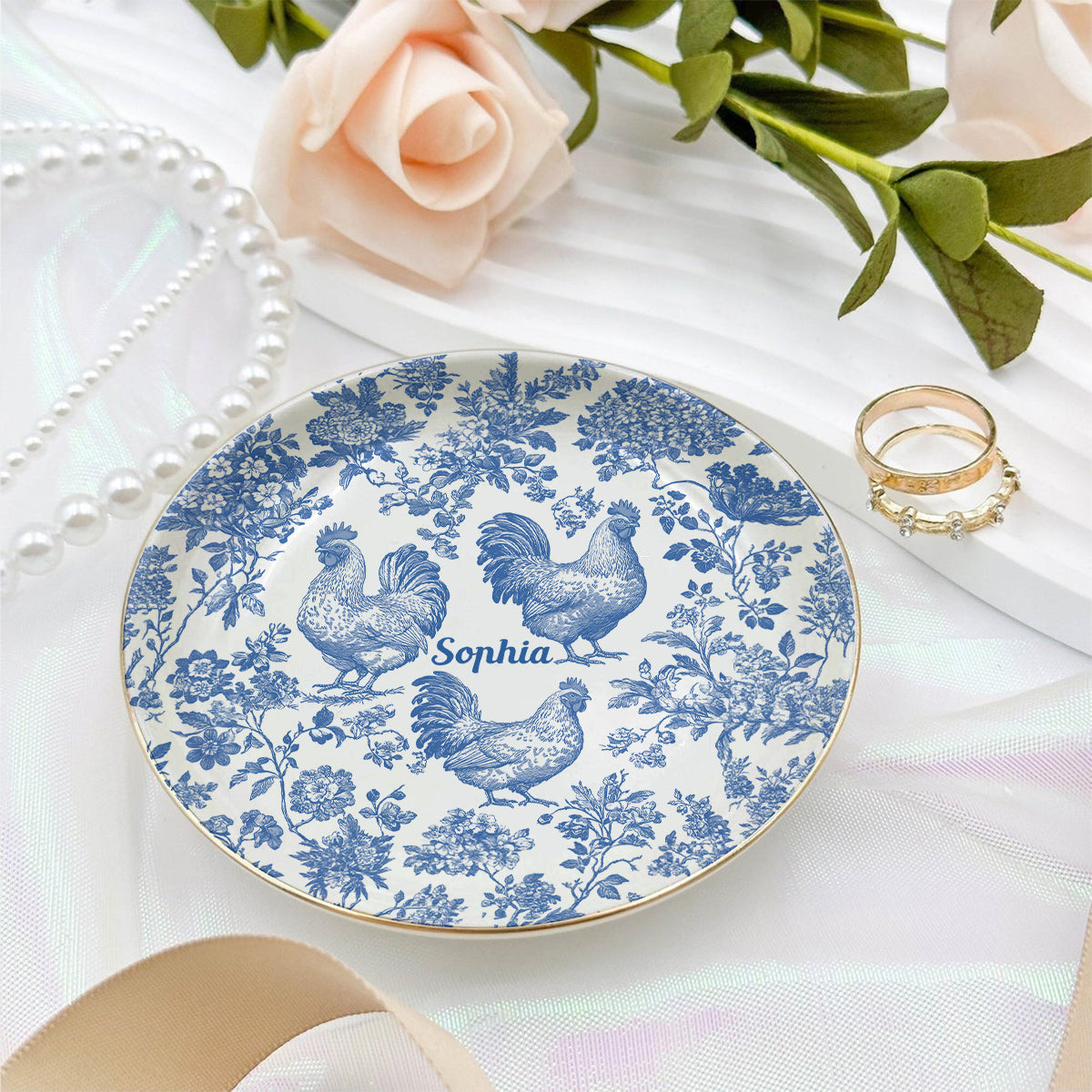 Personalisierte Schmuckschale mit Hühnermotiv im Toile-de-Jouy-Stil