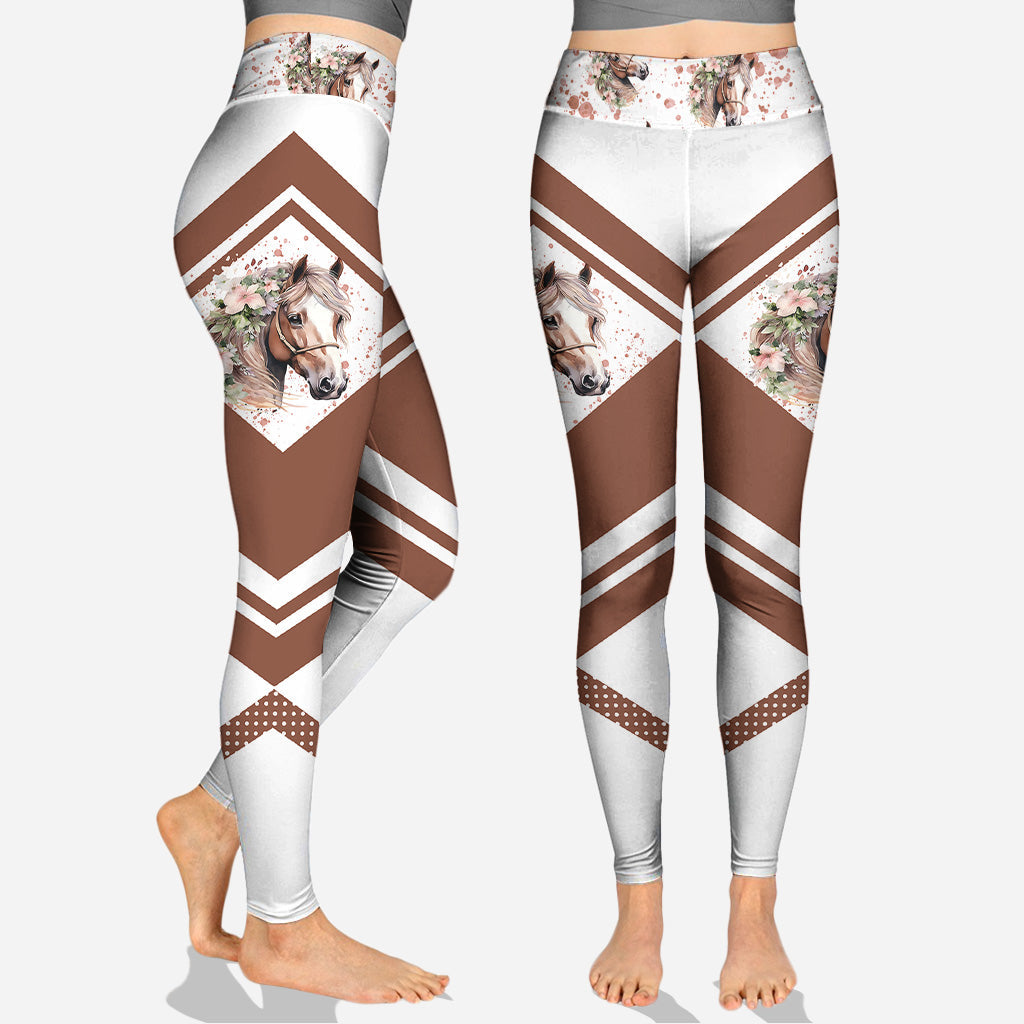 Einfach ein Mädchen, das Pferde liebt – Personalisierter Pferde-Hoodie und Leggings