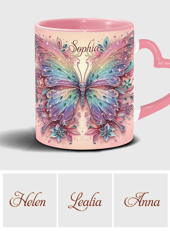 Schmetterling & Blume – Personalisierte Tasse mit Schmetterlingsherz-Henkel