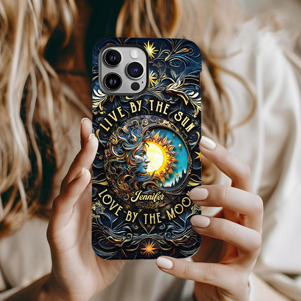 Lebe nach der Sonne, liebe den Mond – Personalisierte Handyhülle im Hippie-Stil mit Allover-Print