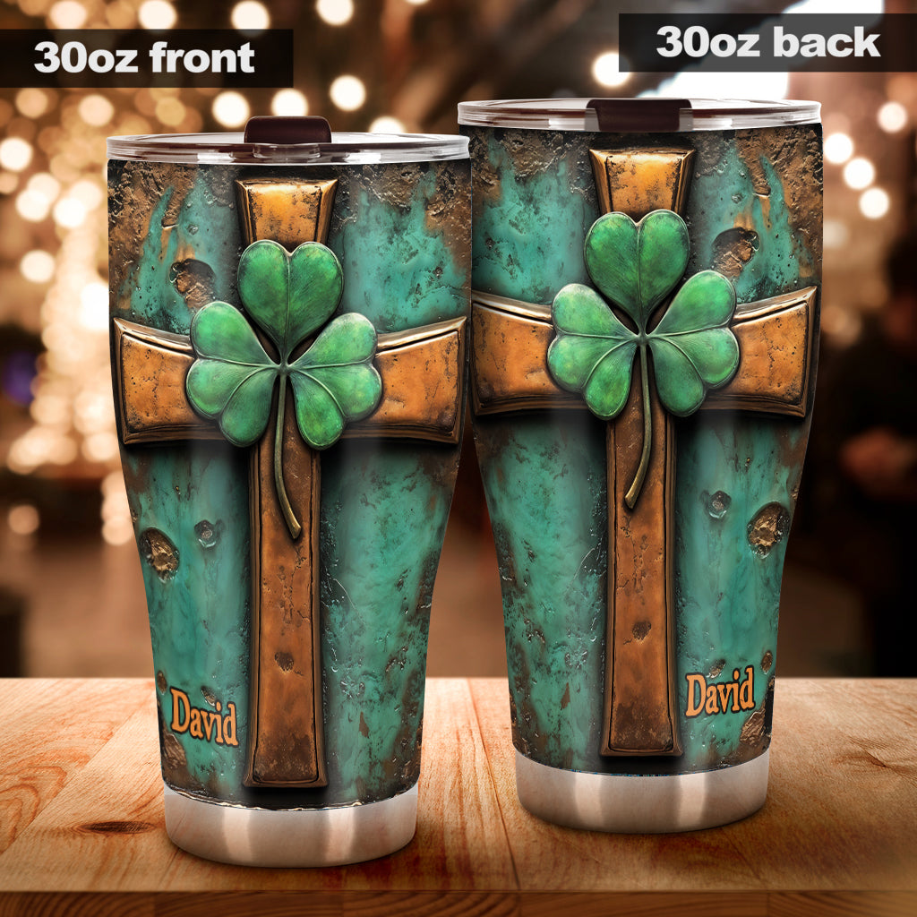 Vintage-Becher mit irischem Kreuz – personalisierter St. Patrick's Day-Becher