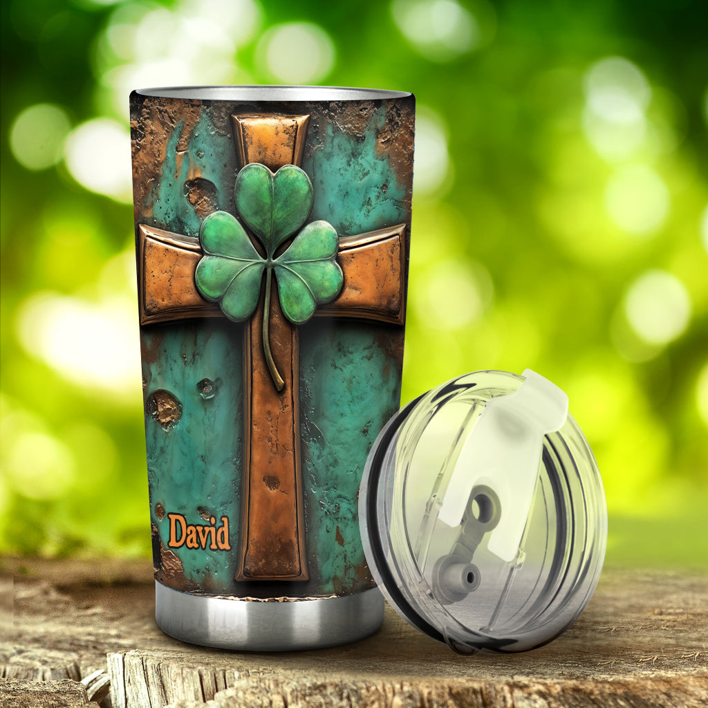 Vintage-Becher mit irischem Kreuz – personalisierter St. Patrick's Day-Becher