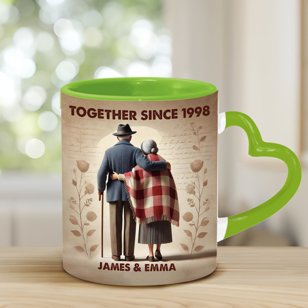 Seit Jahren zusammen - Personalisierte Tasse mit Herzgriff für Paare