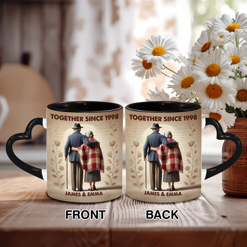 Seit Jahren zusammen - Personalisierte Tasse mit Herzgriff für Paare