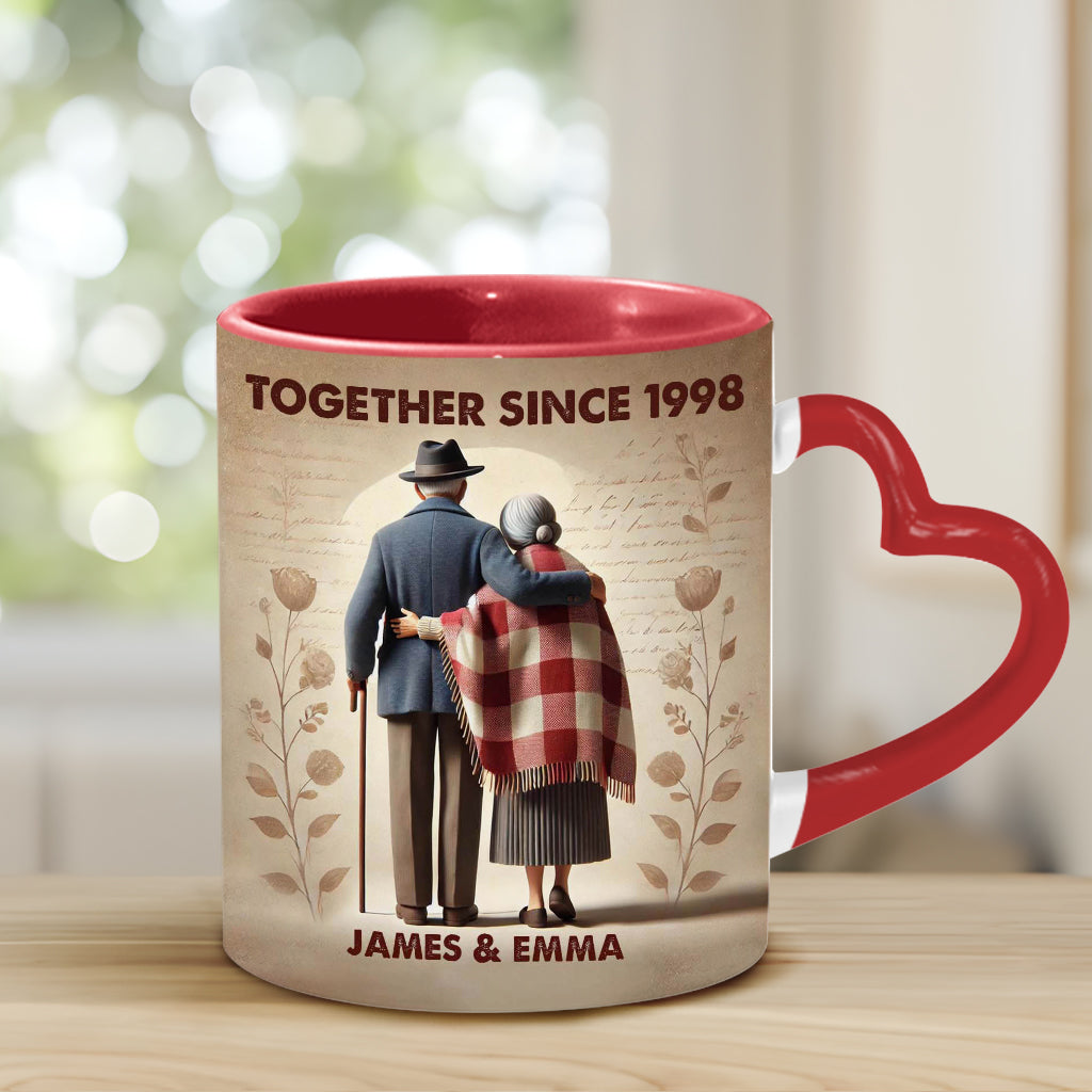 Seit Jahren zusammen - Personalisierte Tasse mit Herzgriff für Paare