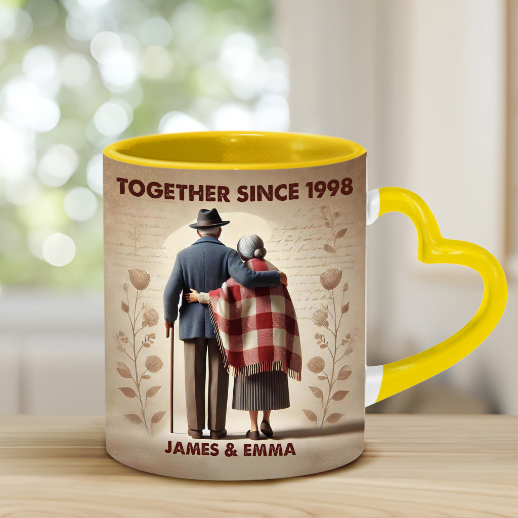 Seit Jahren zusammen - Personalisierte Tasse mit Herzgriff für Paare