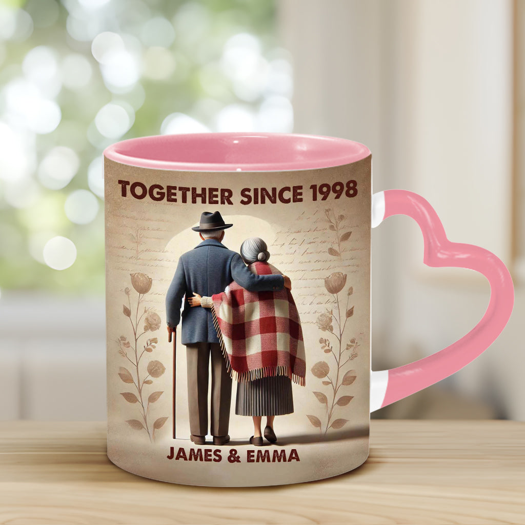 Seit Jahren zusammen - Personalisierte Tasse mit Herzgriff für Paare