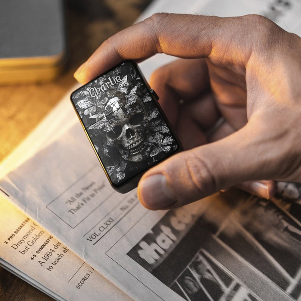 Schmetterlingsschädel – Personalisiertes Totenkopf-Feuerzeug