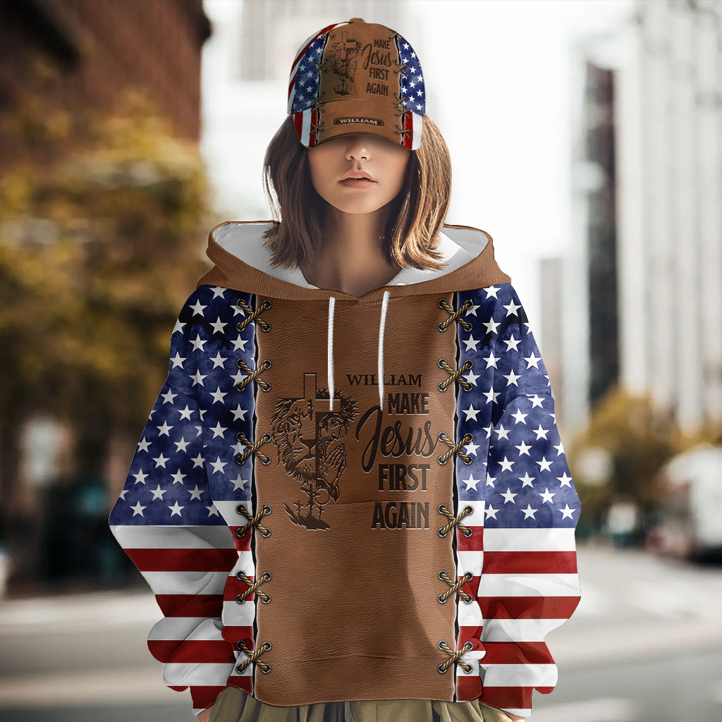 Jesus wieder an die erste Stelle setzen – Personalisierter Hoodie mit christlichem Allover-Print & Klassische Kappe