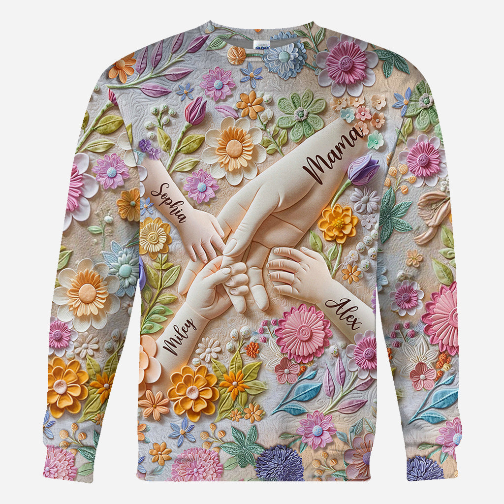 Haltet unsere Hände – Personalisiertes Mutter-T-Shirt