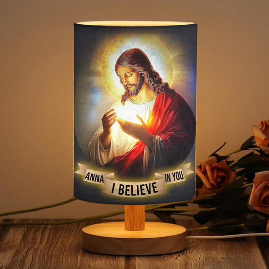 Ich glaube an dich – Personalisierte christliche Tischlampe mit Holzsockel