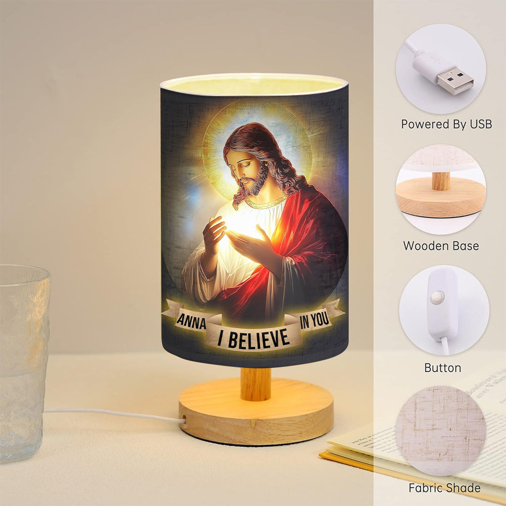 Ich glaube an dich – Personalisierte christliche Tischlampe mit Holzsockel
