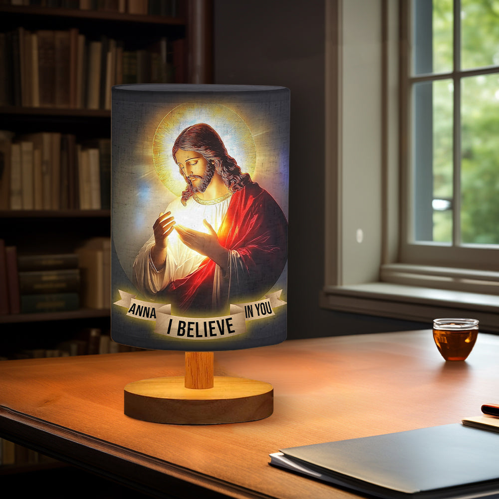 Ich glaube an dich – Personalisierte christliche Tischlampe mit Holzsockel