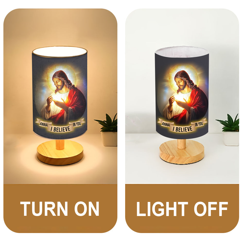 Ich glaube an dich – Personalisierte christliche Tischlampe mit Holzsockel