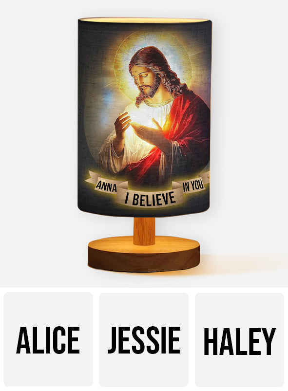 Ich glaube an dich – Personalisierte christliche Tischlampe mit Holzsockel