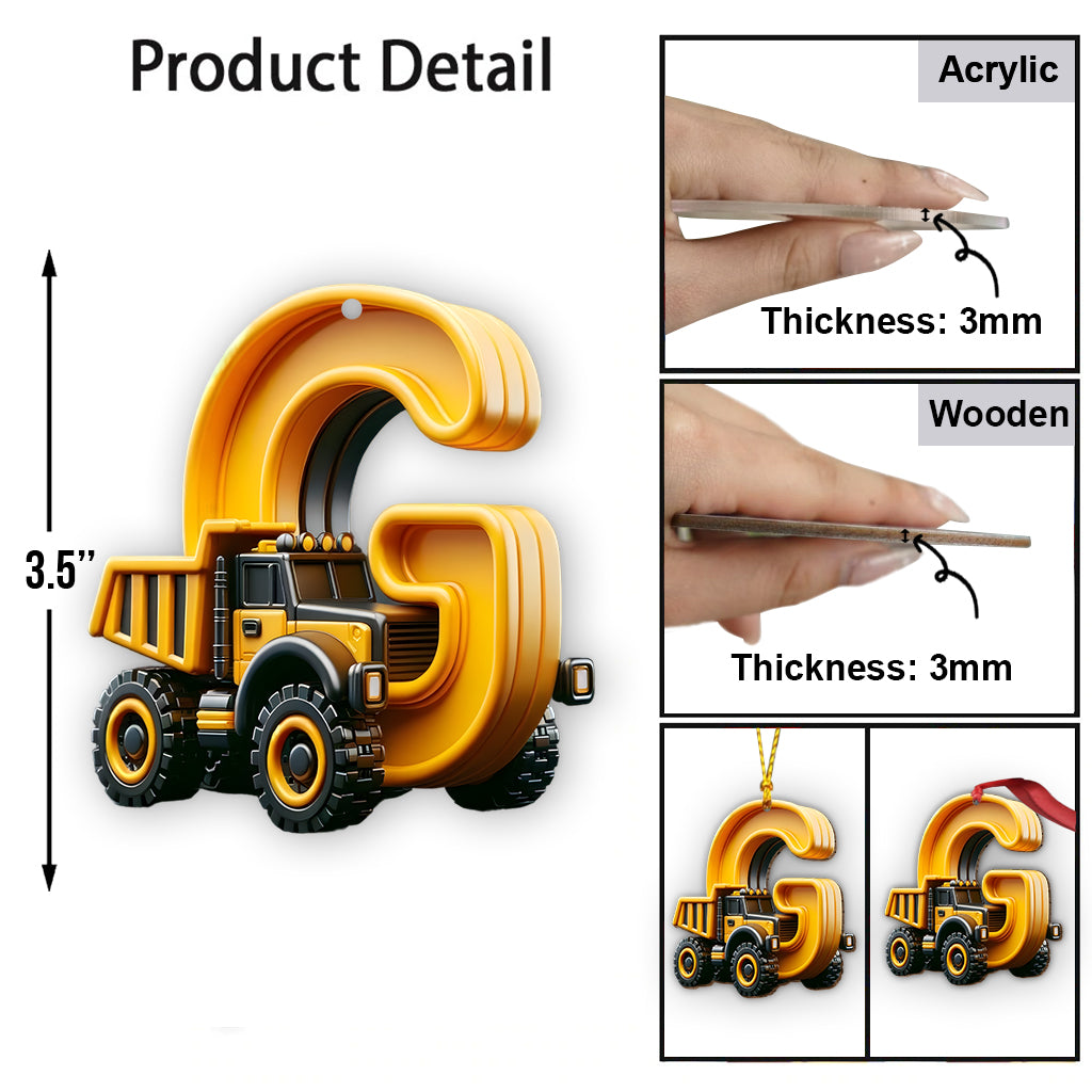 Buchstaben-Ornament mit Baustellenfahrzeugen – personalisierter Kinder-Ornament