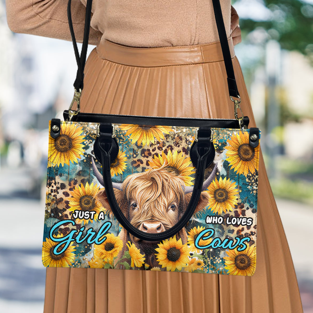 Einfach ein Mädchen, das Kühe liebt – personalisierte Lederhandtasche