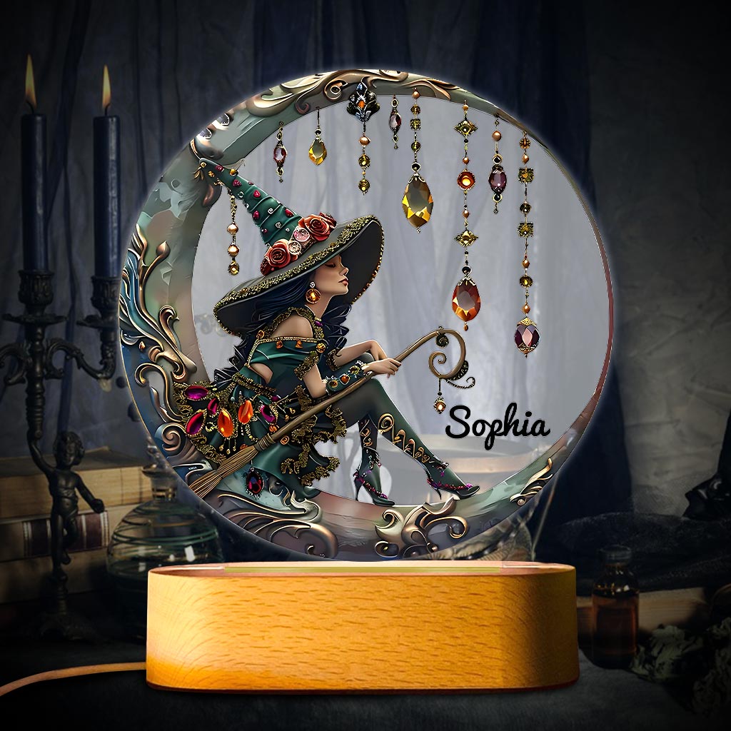 Wunderschöne Hexe – Personalisierte, hexenförmige Leuchtplatte