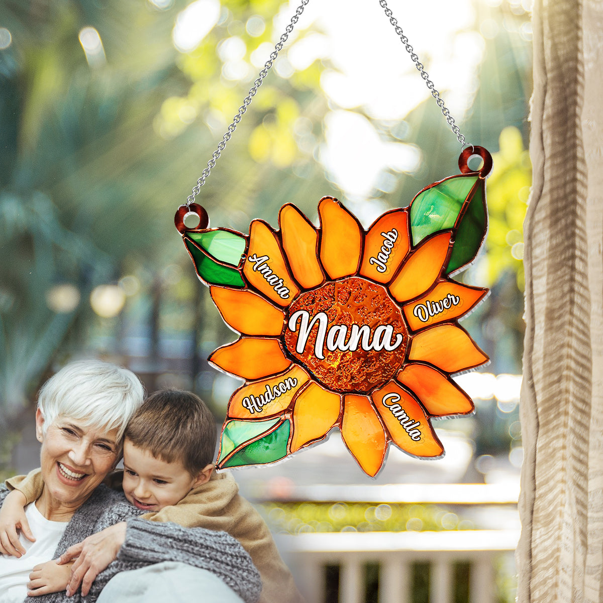 Gesegnet, Oma oder Gigi genannt zu werden – Personalisierter Oma-Fensterhänger mit Sonnenfänger-Motiv 