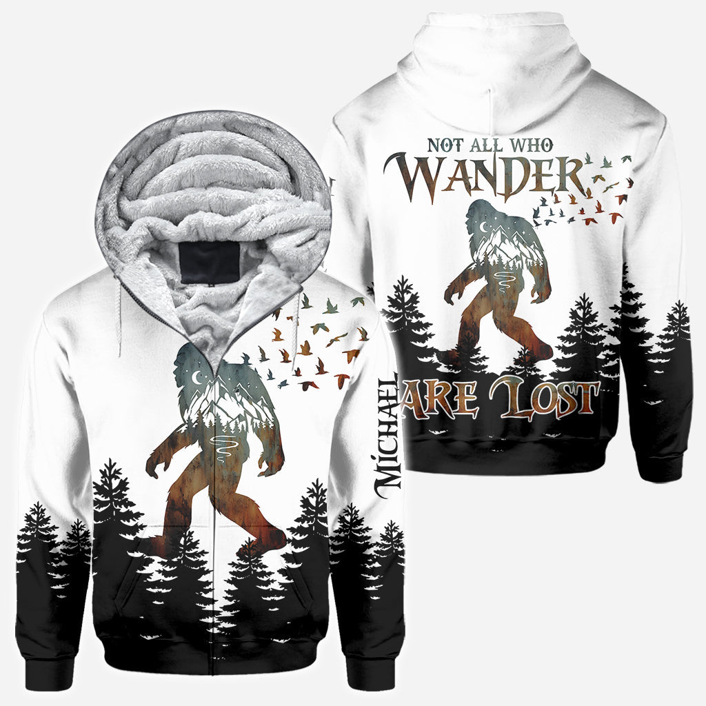 Nicht alle, die wandern, sind verloren – Personalisiertes Camping-Shirt