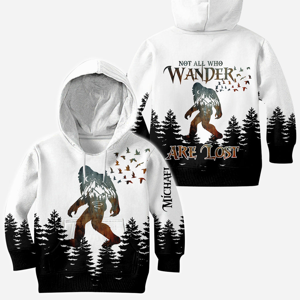 Nicht alle, die wandern, sind verloren – Personalisiertes Camping-Shirt