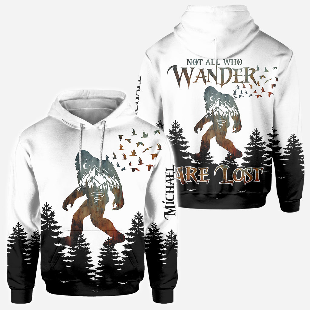 Nicht alle, die wandern, sind verloren – Personalisiertes Camping-Shirt