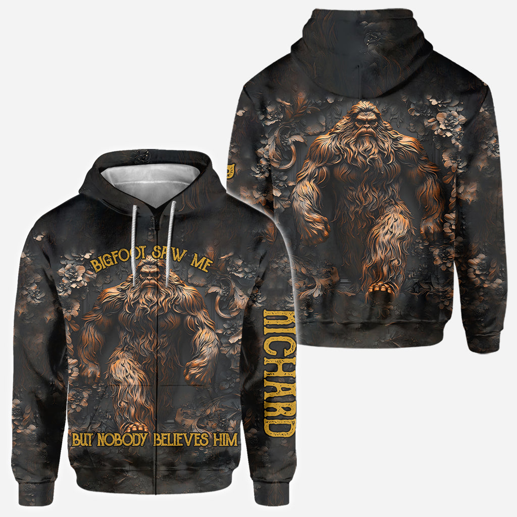 Bigfoot hat mich gesehen – Personalisiertes Camping-Shirt
