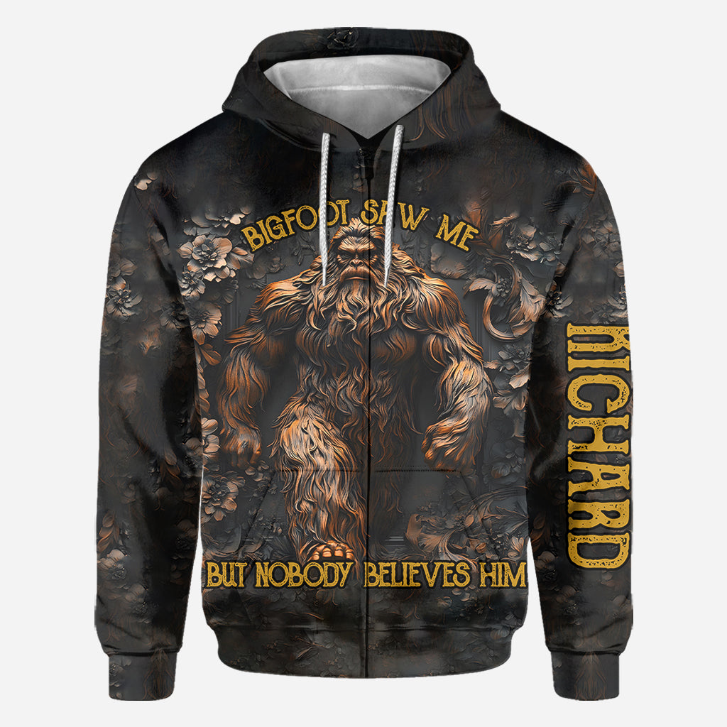 Bigfoot hat mich gesehen – Personalisiertes Camping-Shirt