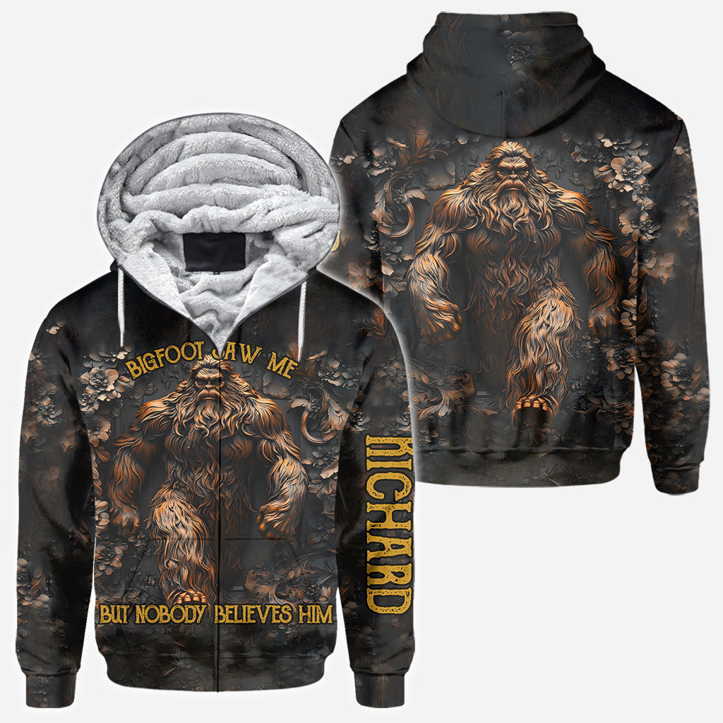 Bigfoot hat mich gesehen – Personalisiertes Camping-Shirt