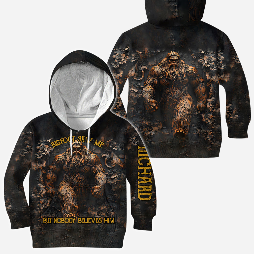 Bigfoot hat mich gesehen – Personalisiertes Camping-Shirt